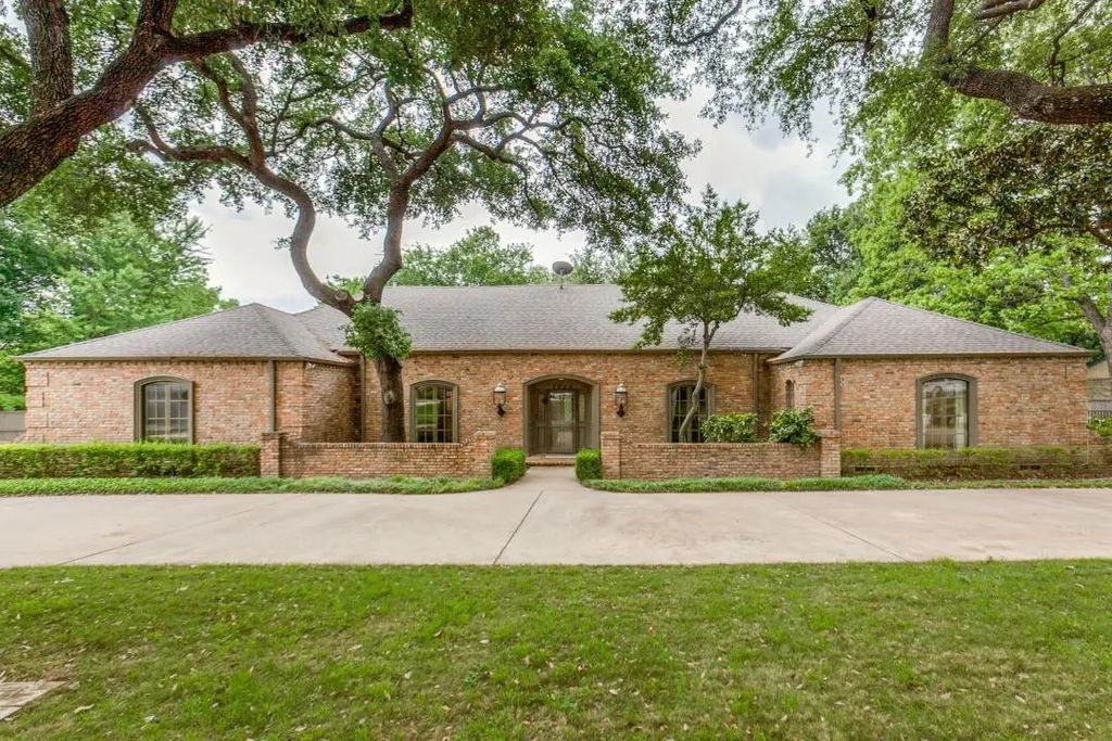 7026 Dartbrook Drive, Dallas
