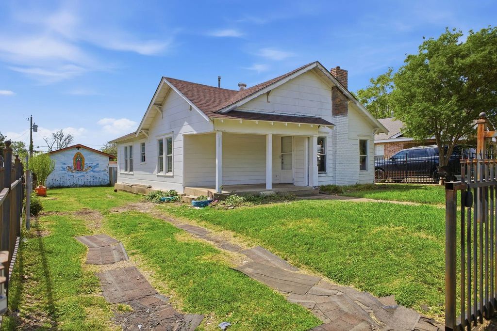 2634 Emmett Street, Dallas