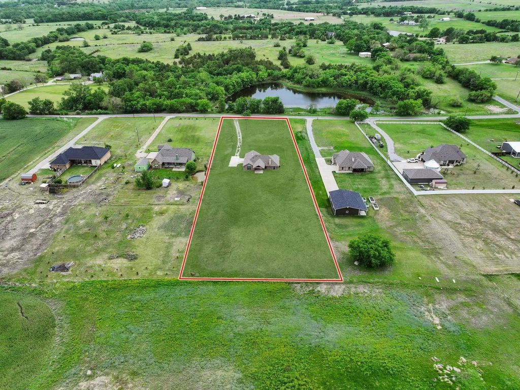 809 Schneider Road, Howe