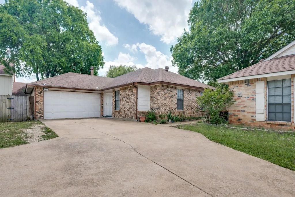 3001 Forest Creek Drive, Fort Worth