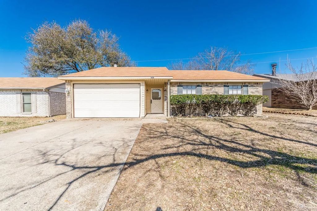 221 Hardwood Trail, Mesquite