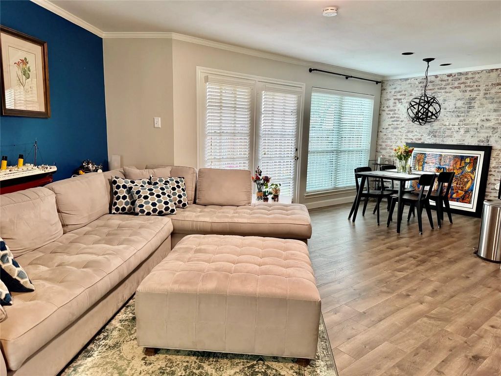 16301 Ledgemont Lane 181, Addison