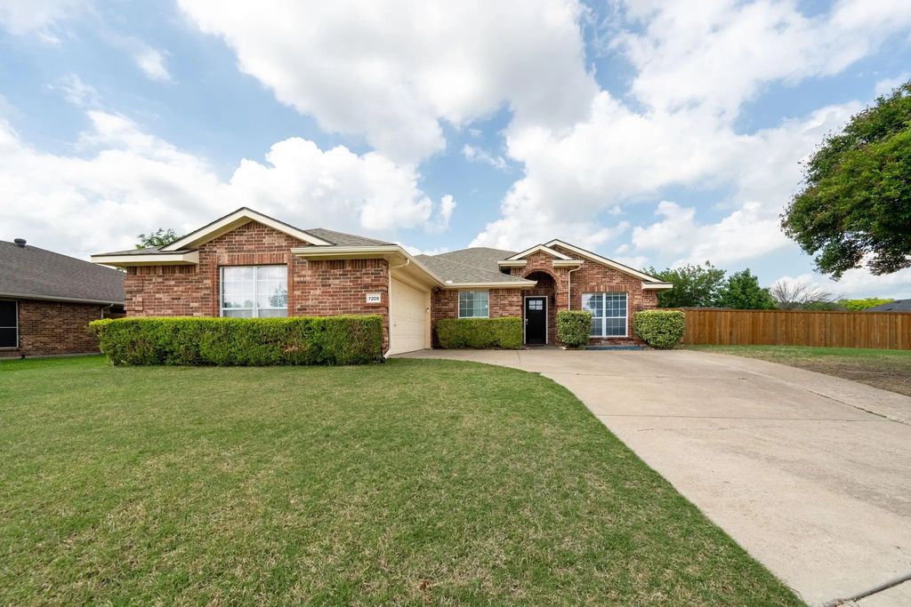 7209 Blue Sky Court, Rowlett