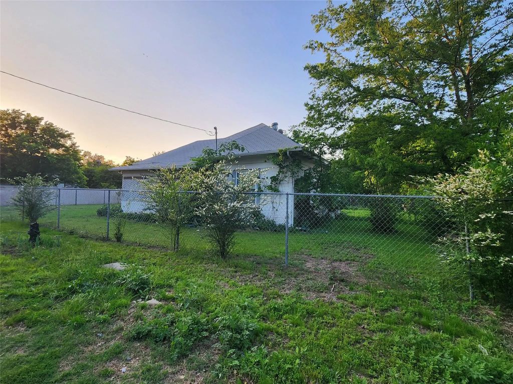 403 Barker Street, Cumby