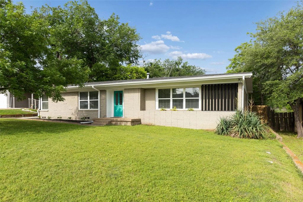 717 Nw 6th Street, Grand Prairie