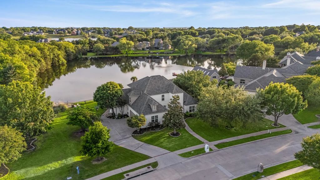 604 Willow Springs Drive, Heath