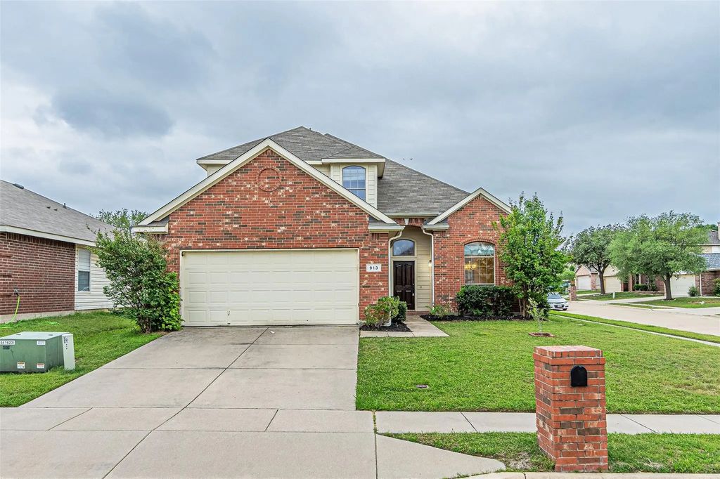 913 Poncho Lane, Fort Worth