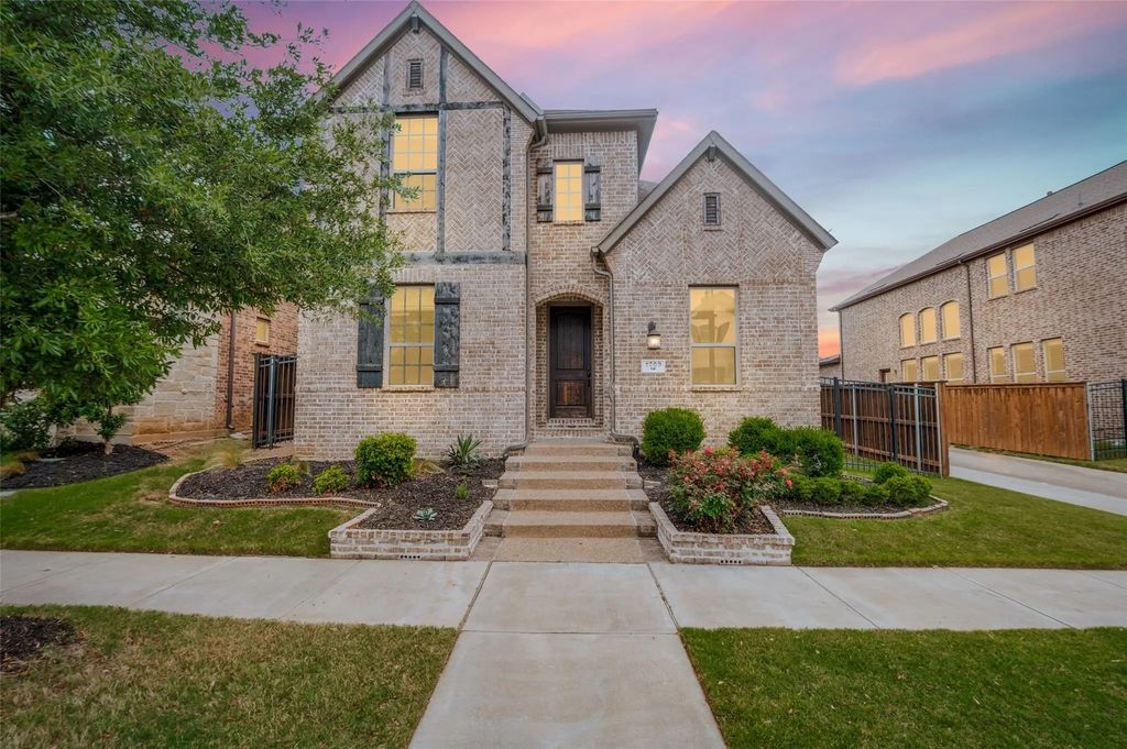 1500 White Squall Trail, Arlington