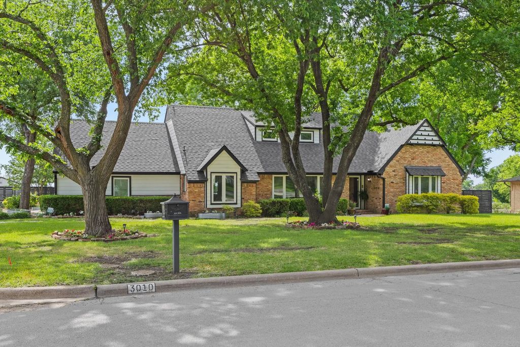 3010 S Country Club Road, Garland