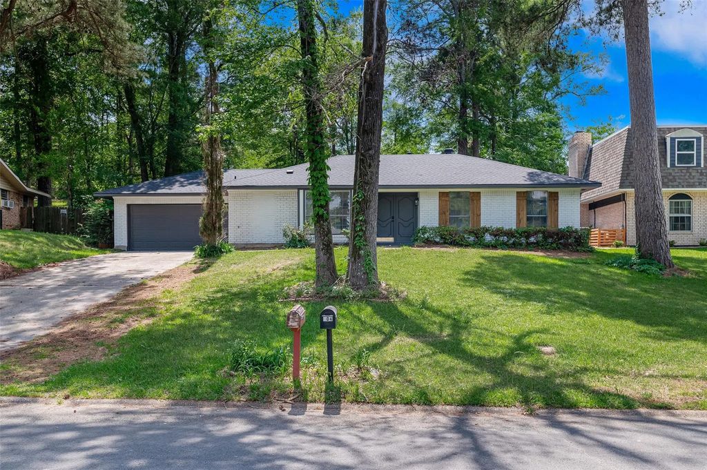 305 Hacienda Circle, Haughton