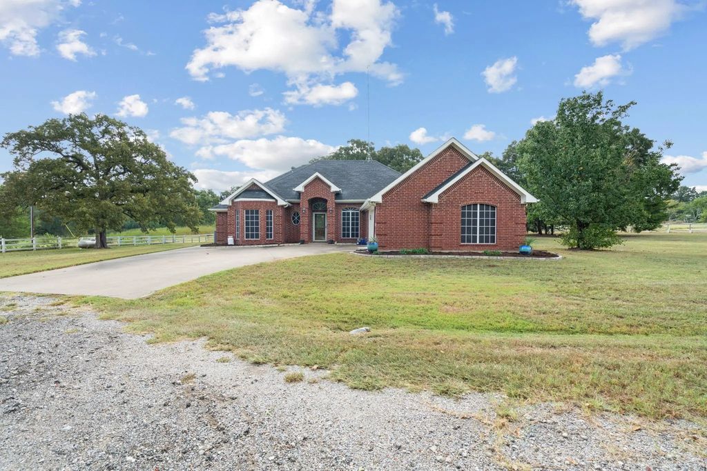 9114 Bluebonnet Drive, Scurry