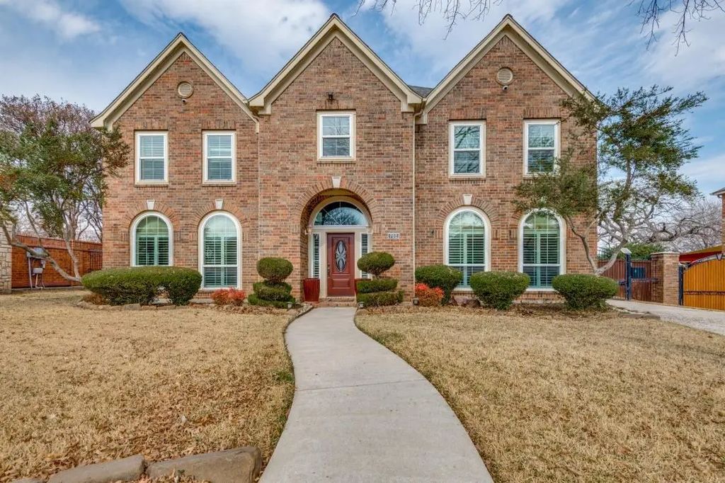 702 E Peninsula Drive, Coppell