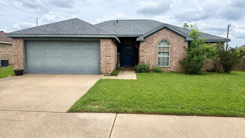 321 Village Parkway, Crowley