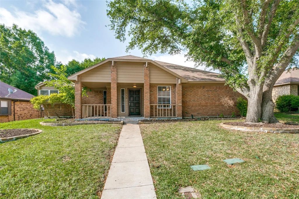 1546 Winter Park Lane, Lewisville