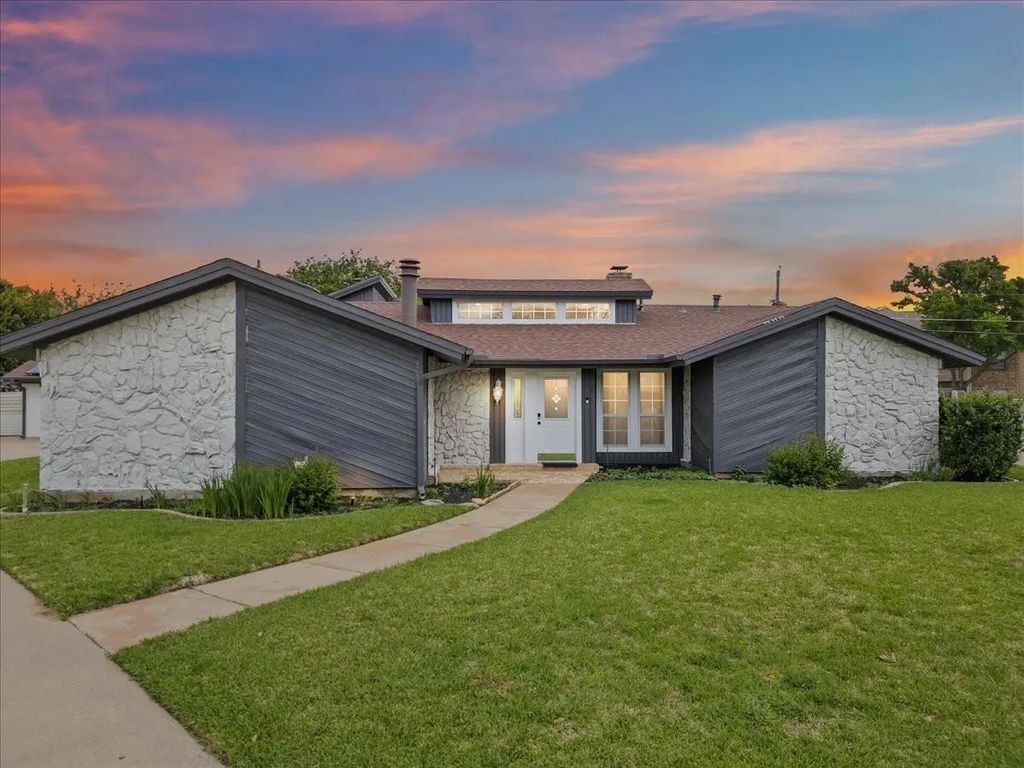 3925 Greenhills Court W, Irving