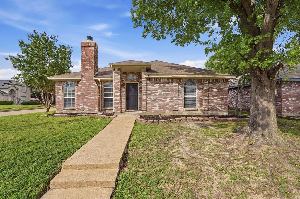 2833 Hidden Springs Drive, Mesquite