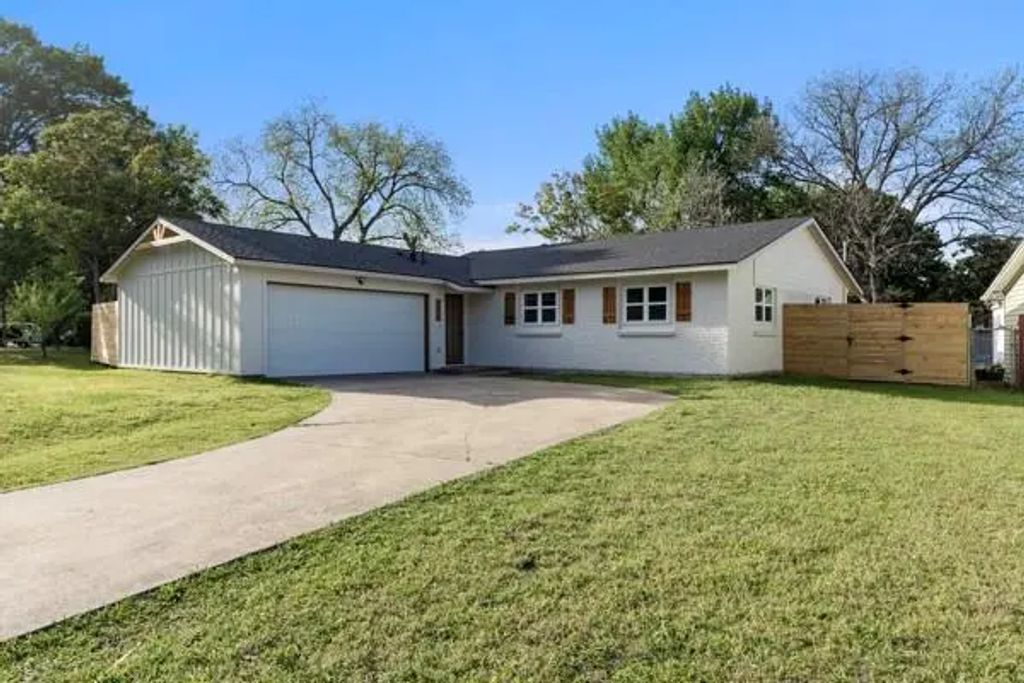 4633 Lynnacre Drive, Dallas