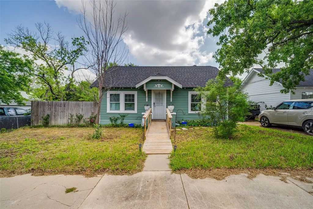 425 W Ball Street, Weatherford