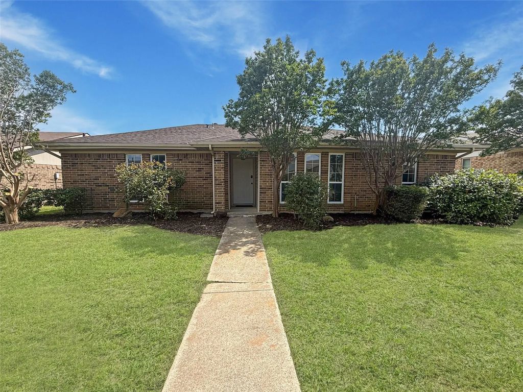 2008 Gardanne Lane, Carrollton