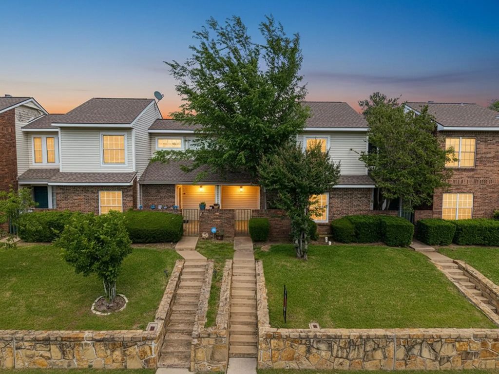 831 Creekside Drive, Lewisville