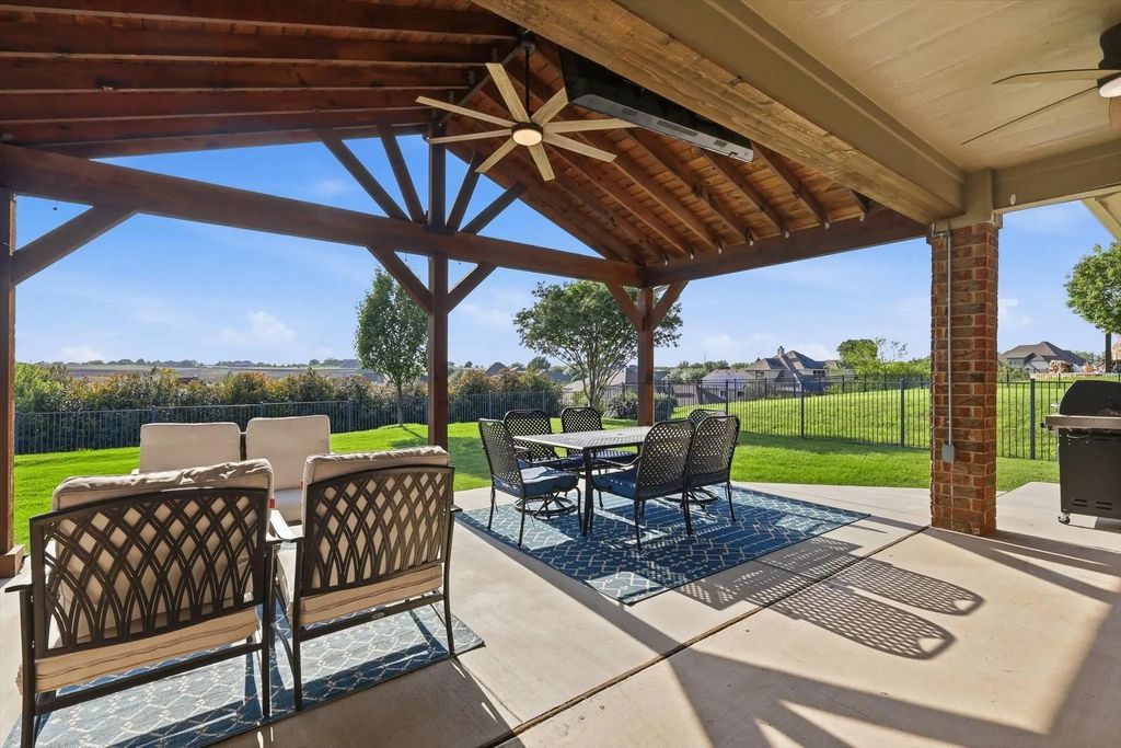 10909 Owl Creek Drive, Fort Worth
