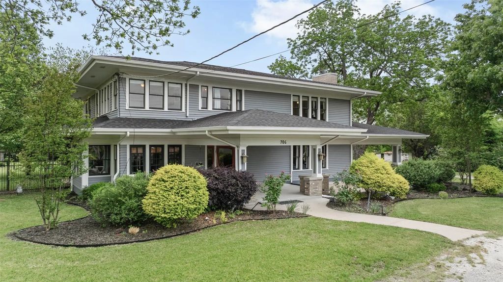 706 S Main Street, Farmersville
