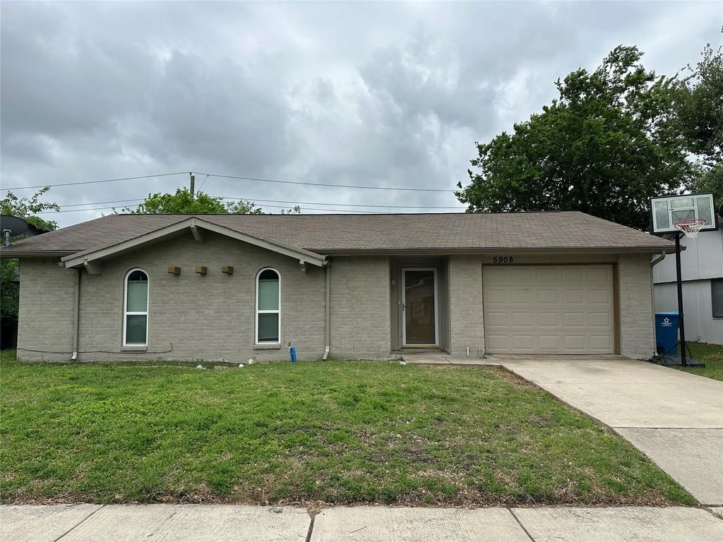 5908 Maple Lane, Rowlett