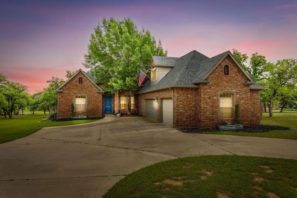 143 Sugartree Circle, Lipan