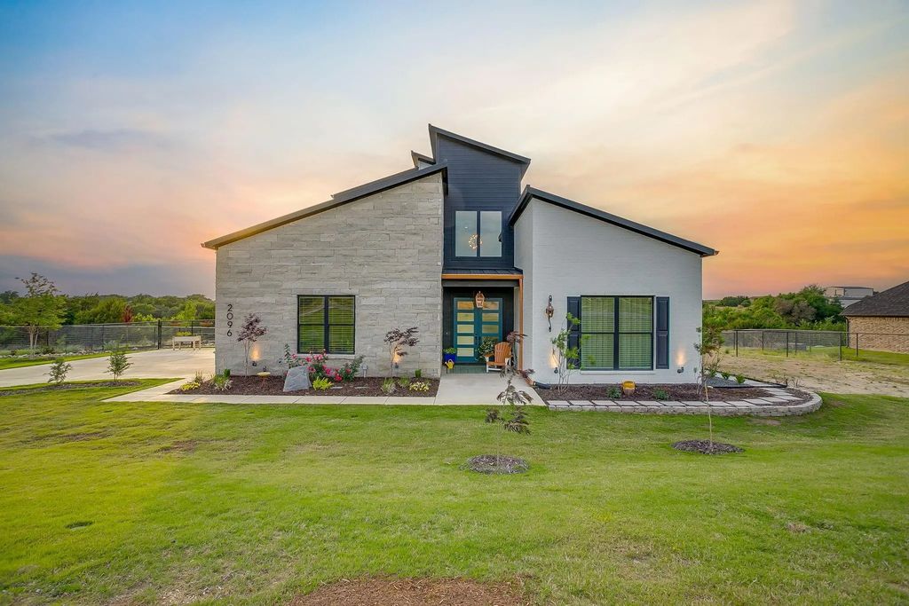 2096 Eagles Ridge Drive, Weatherford
