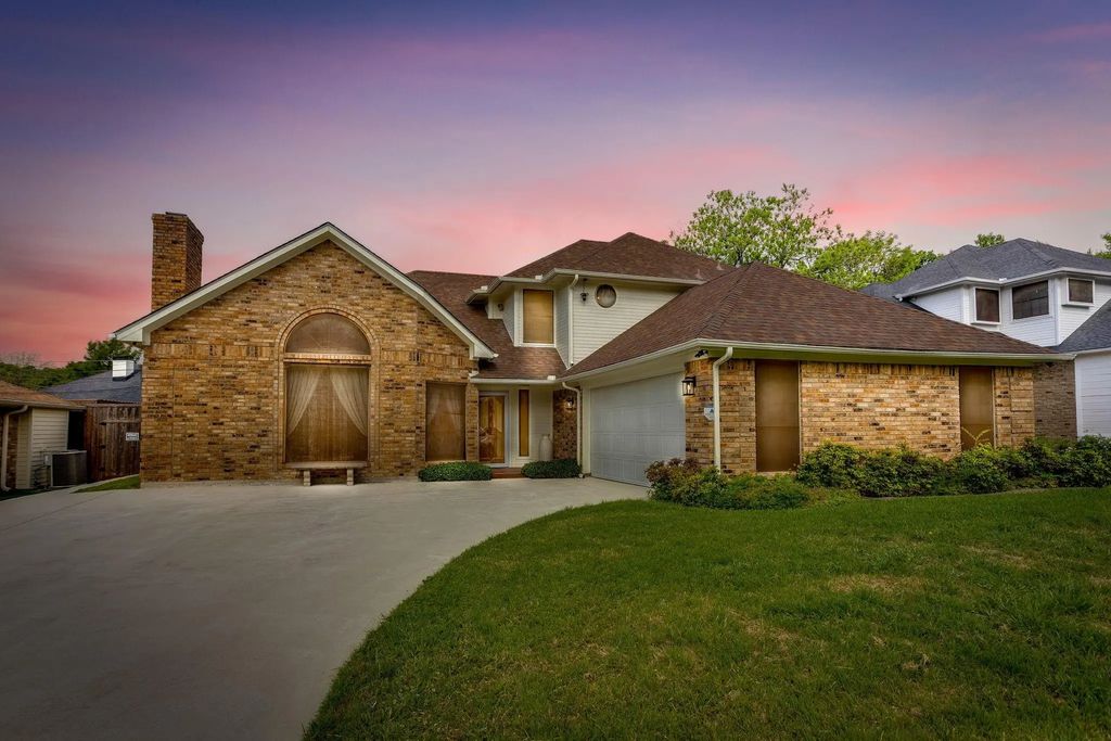 2317 Willow Oak Drive, Irving