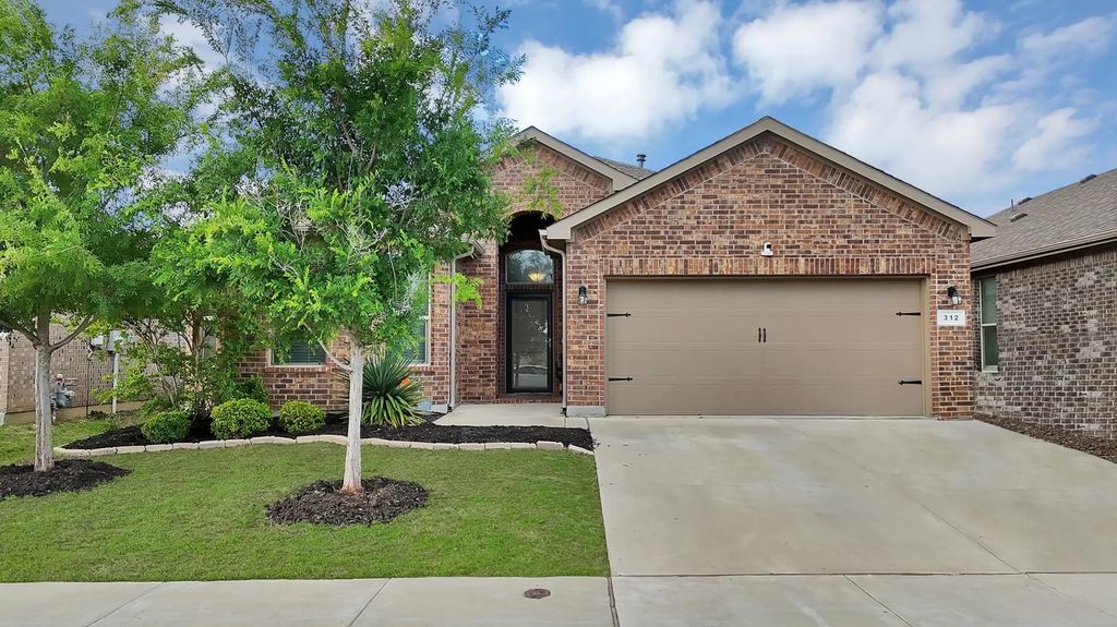 312 Frenchpark Drive, Fort Worth