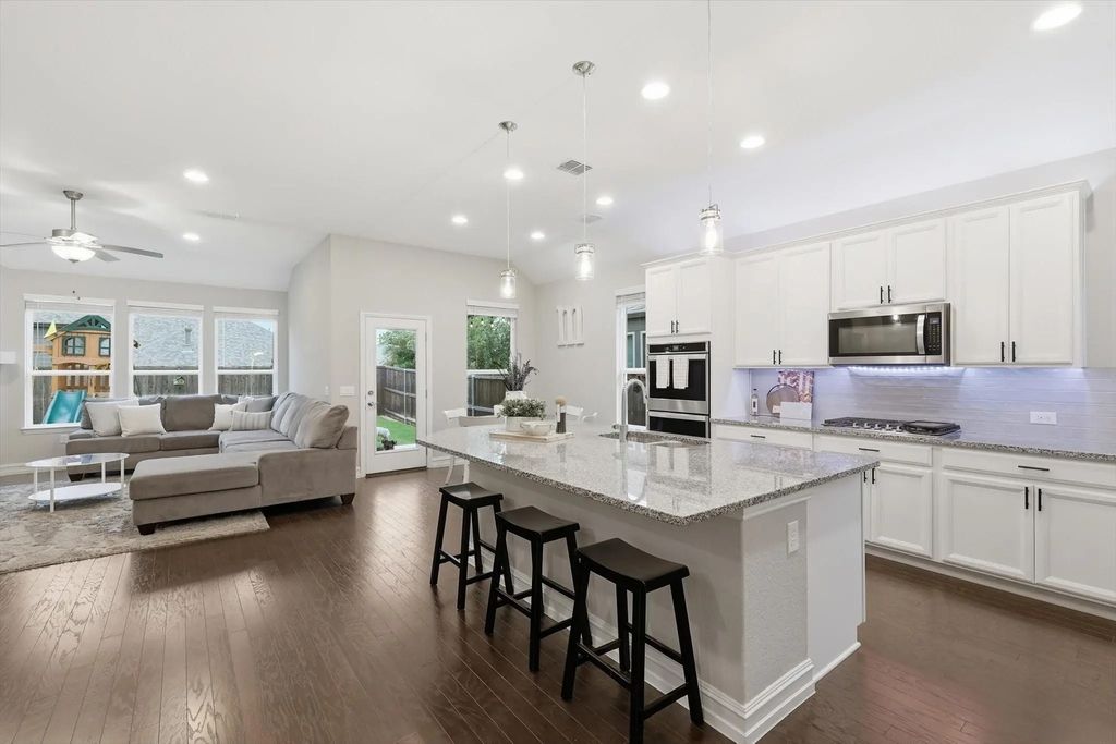 9409 Leisure Pace Lane, Little Elm