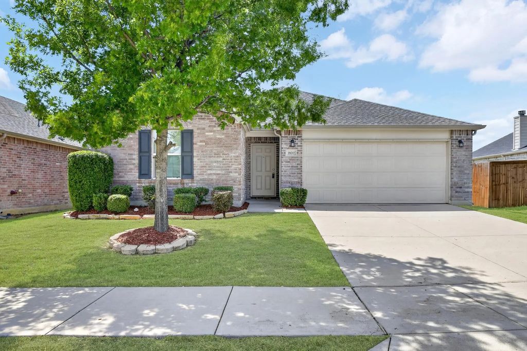 1800 Christopher Creek Drive, Little Elm