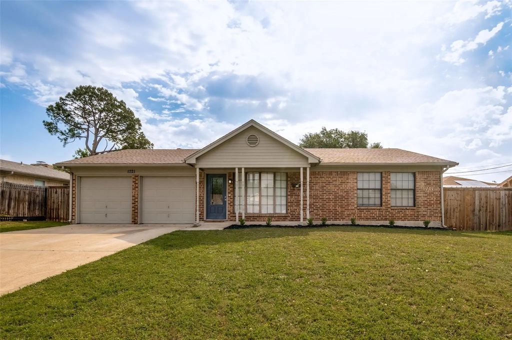 1721 Meadow Lane Terrace, Fort Worth