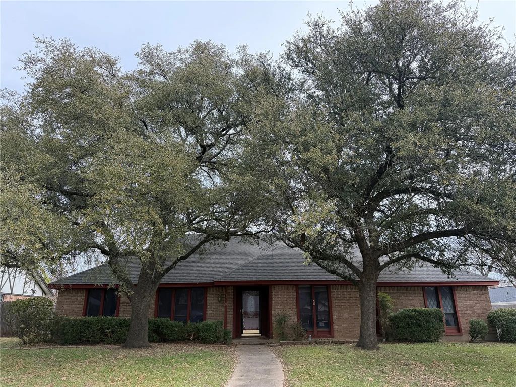 1115 Green River Trail, Cleburne