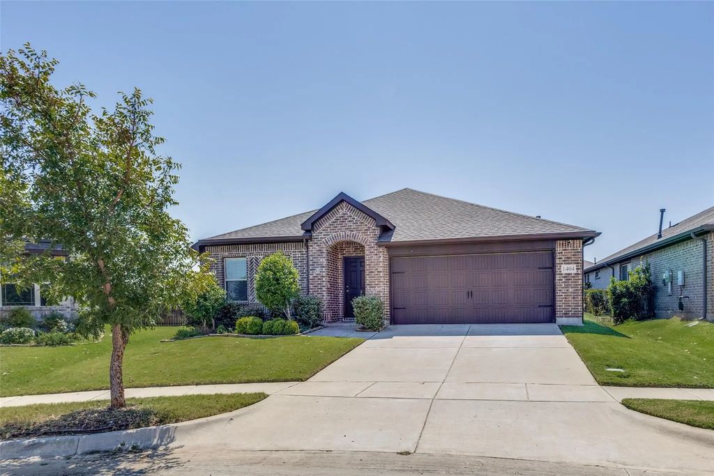 1404 Rosebush Road, Aubrey