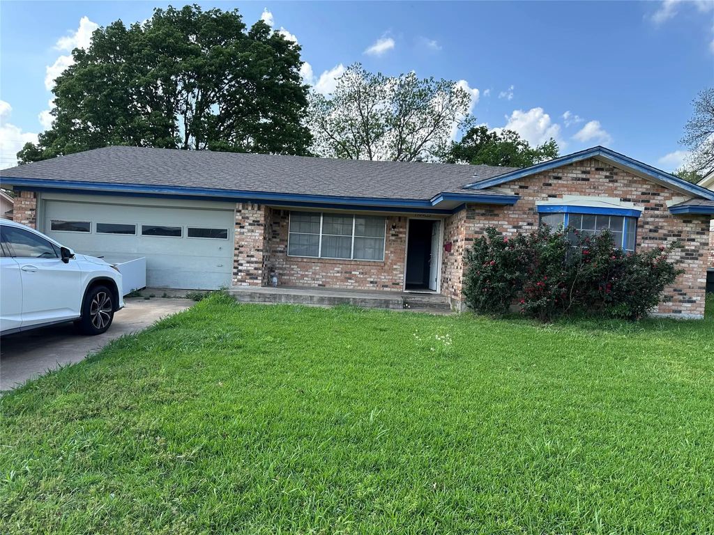 1509 Robin Drive, Sherman