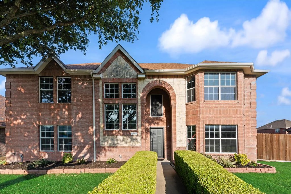 703 Harvest Glen Drive, Cedar Hill