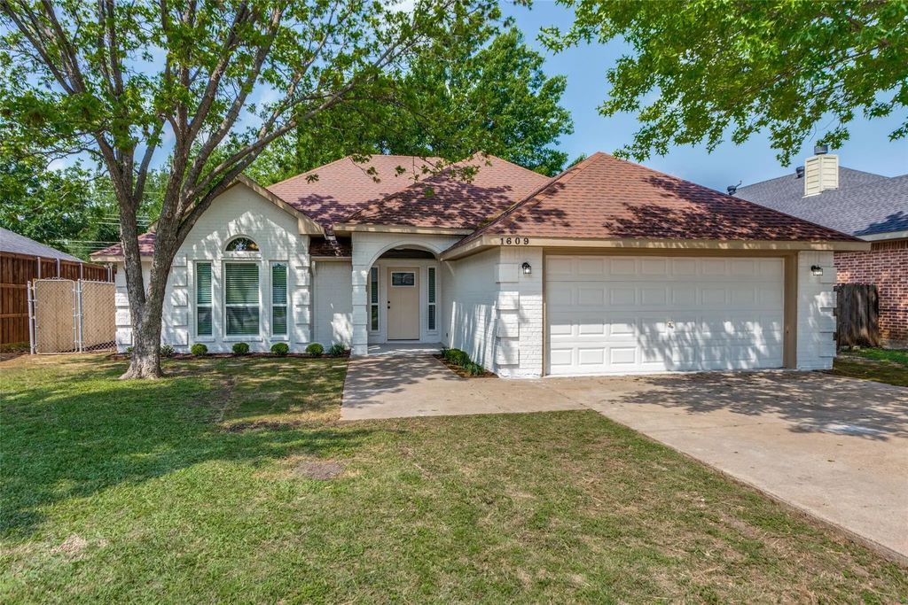 1609 Avenue B, Grand Prairie