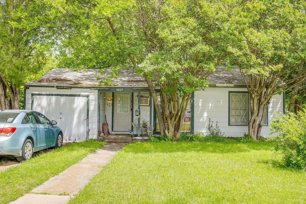 4817 Marks Place, Fort Worth