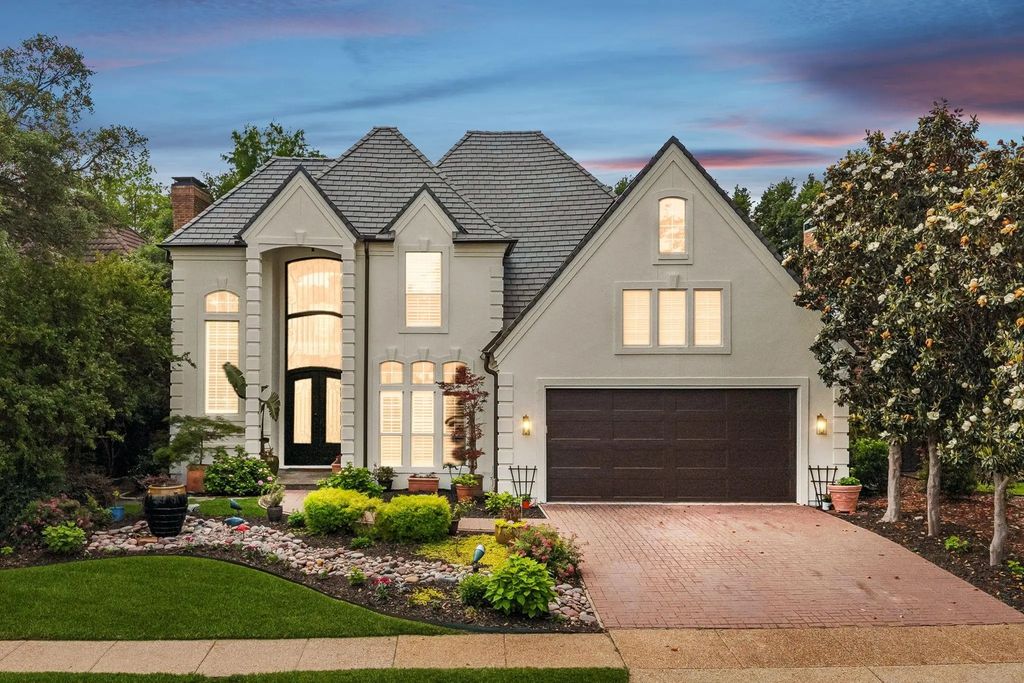 2012 Crockett Court, Irving