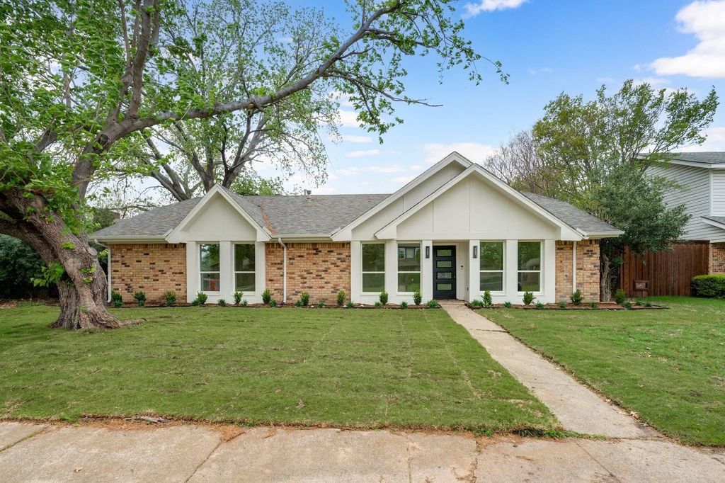 1934 Vista Oaks Drive, Carrollton