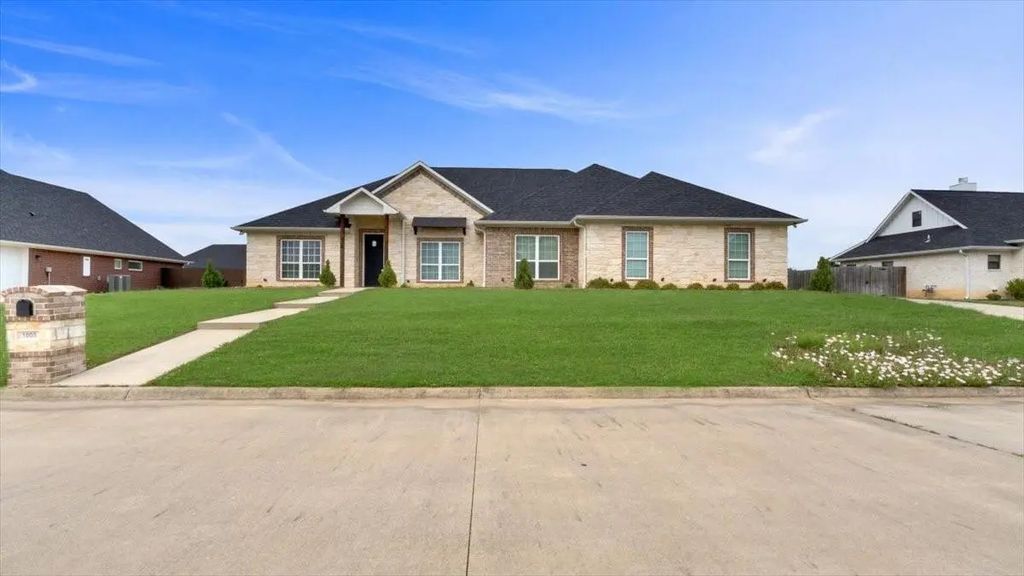 1005 Stone Bridge Street, Mount Pleasant