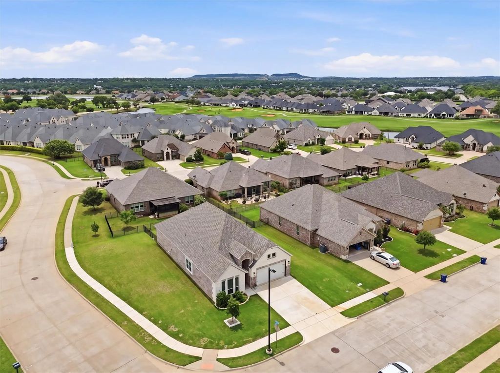900 Pate Street, Granbury