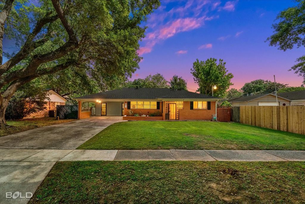 2713 Wendy Lane, Shreveport