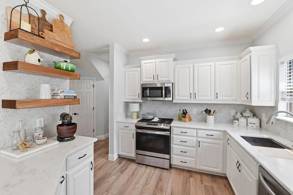 12137 Walden Wood Drive, Fort Worth