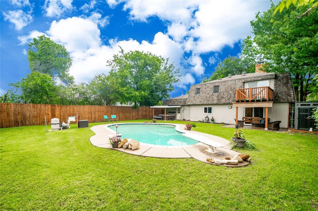 2121 Mountainview Drive, Hurst