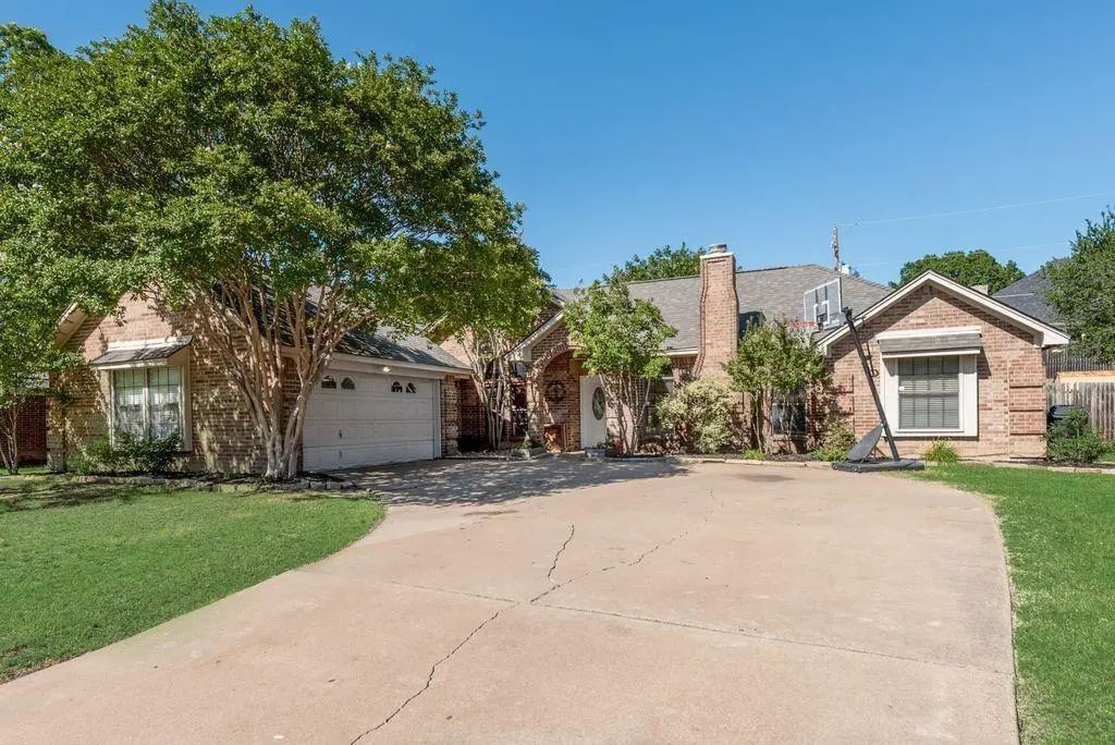 7020 Live Oak Drive, North Richland Hills