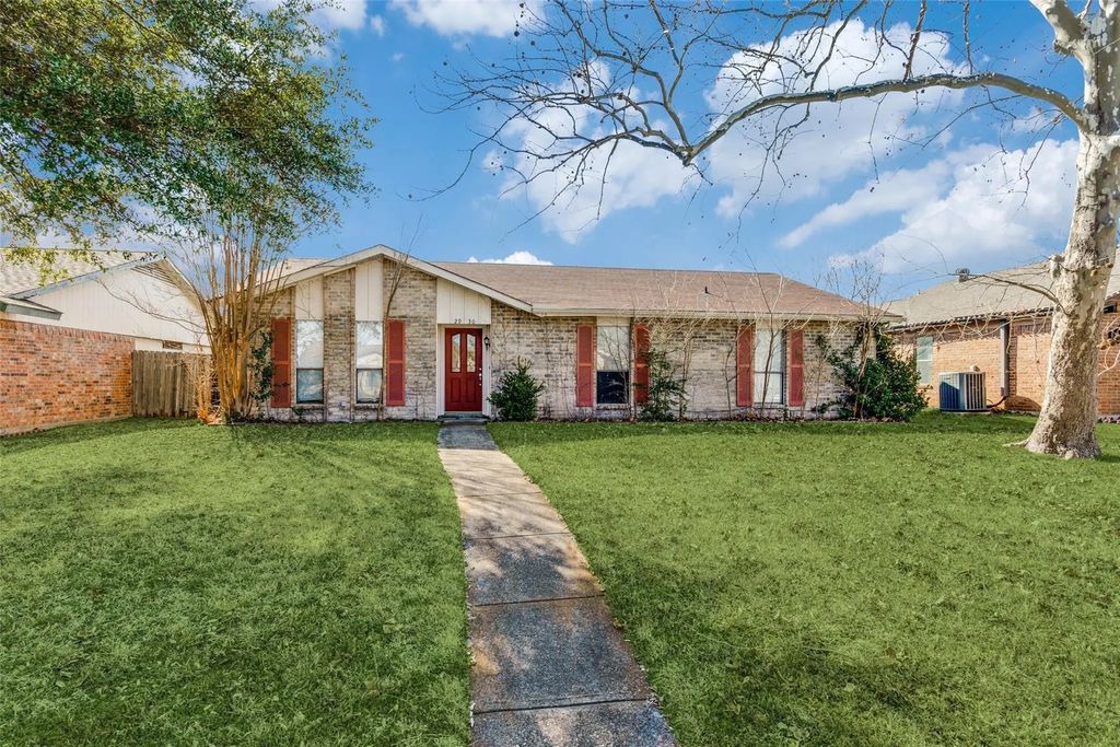 2930 Churchill Way, Garland