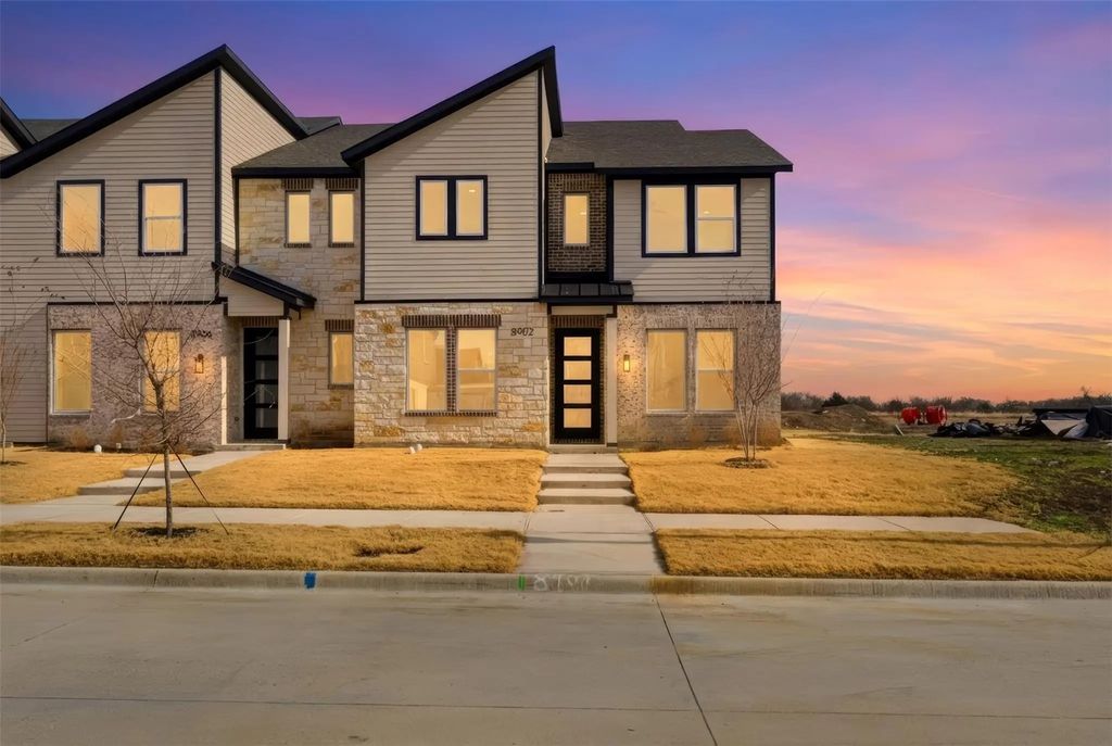 8902 Lowell Street, Rowlett